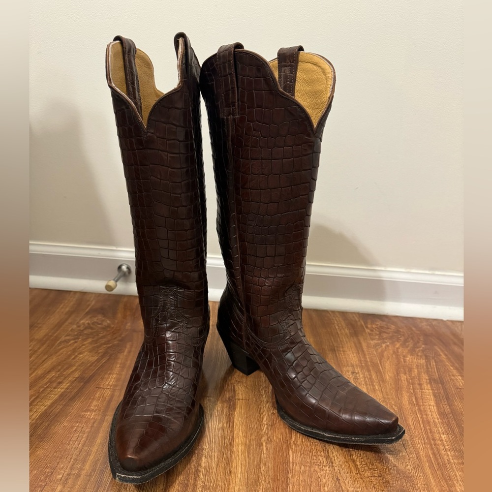 Idyllwind Strut Whiskey Western Boots - Snip Toe